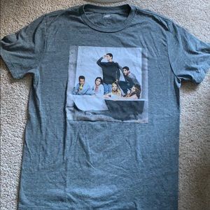 SOLD Old navy Friends tee